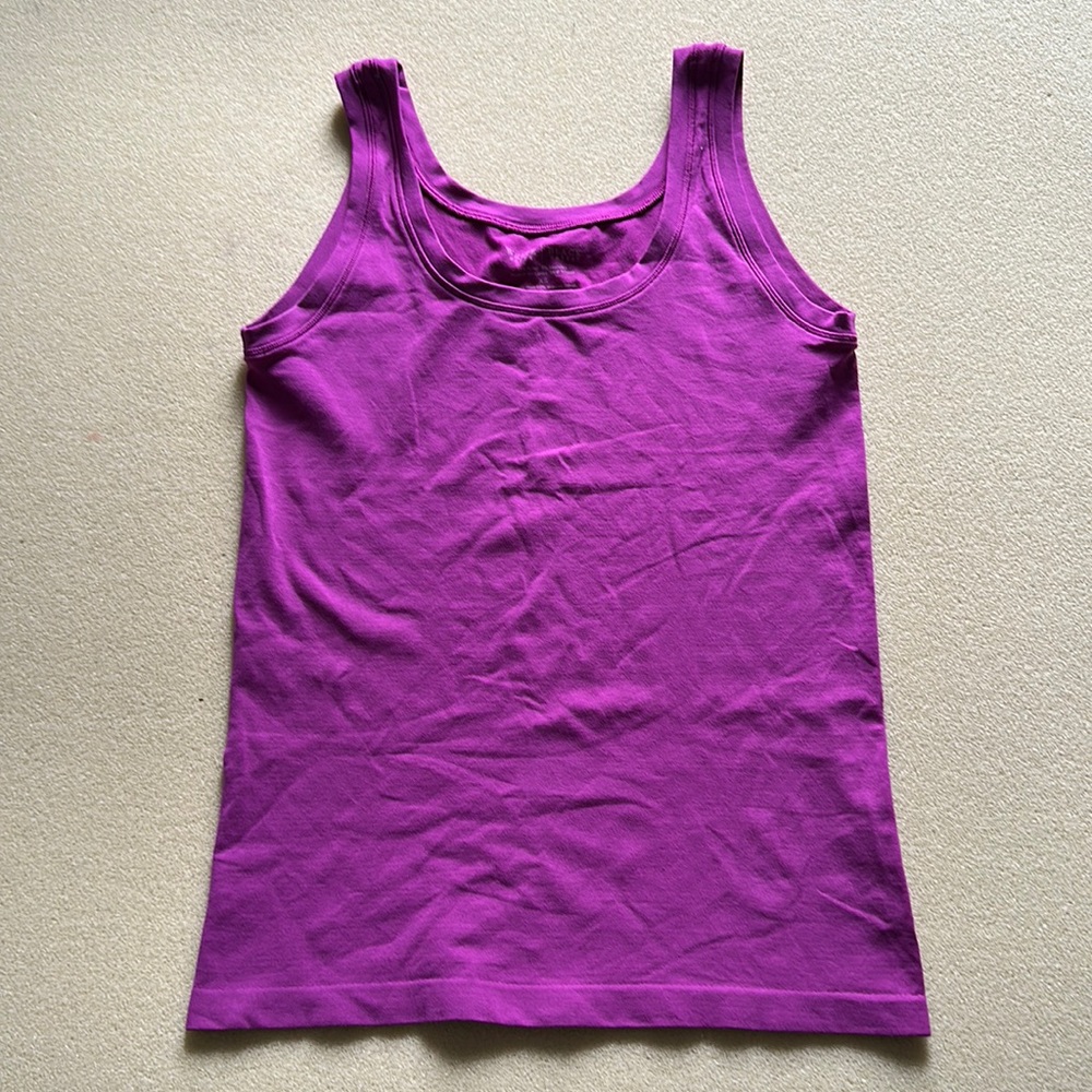 New White House Black Market Seamless Tank (XS)